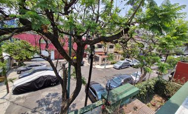 Casa en calle cerrada, con alberca en Jardín Balbuena