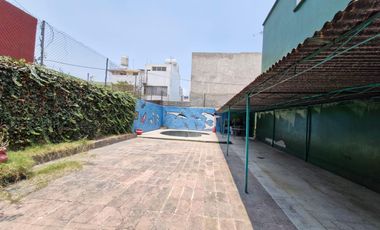 Casa en calle cerrada, con alberca en Jardín Balbuena