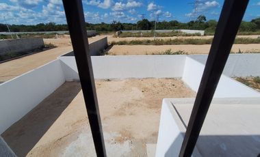 Casa en venta en esquina con excedente de terreno,Santa Lucia Tixcacal