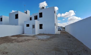 Casa en venta en esquina con excedente de terreno,Santa Lucia Tixcacal