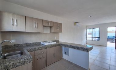 Casa en venta en esquina con excedente de terreno,Santa Lucia Tixcacal