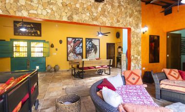 Residencia en venta en Quintas Baspul, con páneles solares y baterías!