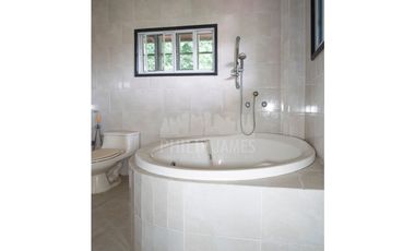 Venta de Casa con piscina en Albrook