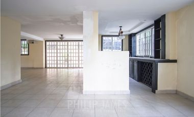 Venta de Casa con piscina en Albrook