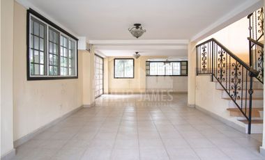 Venta de Casa con piscina en Albrook