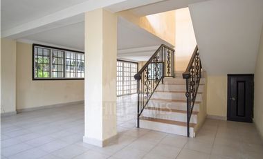 Venta de Casa con piscina en Albrook