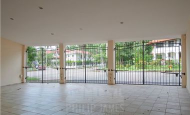 Venta de Casa con piscina en Albrook