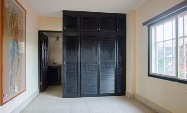 Venta de Casa con piscina en Albrook