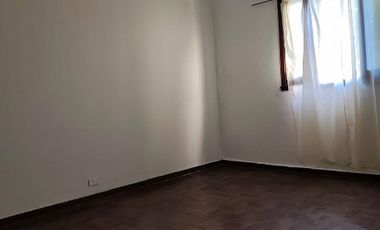 Casa PH en alquiler en Caseros