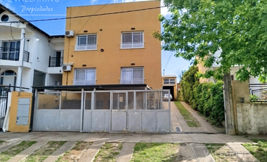 Departamentos y galpón, Conte Grand 280, Colón.