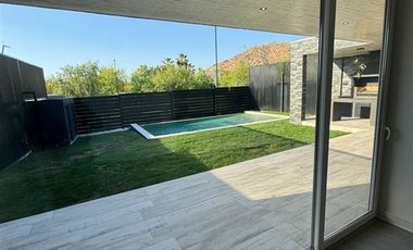 Casa en Arriendo en av casa piedra 452