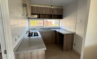 Casa en Arriendo en av casa piedra 452