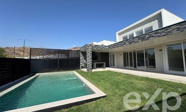 Casa en Arriendo en av casa piedra 452