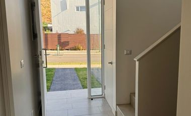 Casa en Arriendo en av casa piedra 452