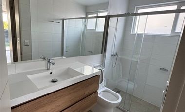 Casa en Arriendo en av casa piedra 452