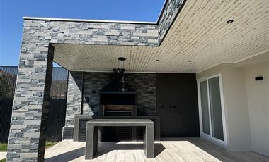 Casa en Arriendo en av casa piedra 452