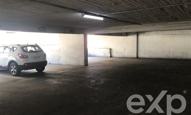 Estacionamiento en Venta en Miraflores/ Merced