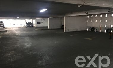 Estacionamiento en Venta en Miraflores/ Merced