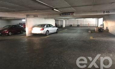 Estacionamiento en Venta en Miraflores/ Merced