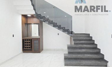 Venta de Increíble Residencia de 4 Recámaras con Alberca al Norte de Colima