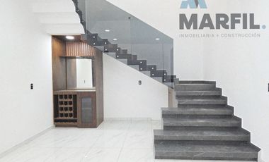 Venta de Increíble Residencia de 4 Recámaras con Alberca al Norte de Colima