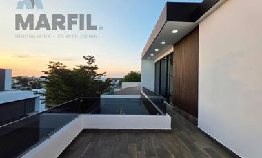 Venta de Increíble Residencia de 4 Recámaras con Alberca al Norte de Colima