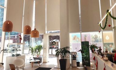 Oportunidad: Local a Nivel de Calle + Oficinas en Edificio Clase A