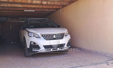 Arriendo casa 2 pisos amoblada sector Peuco