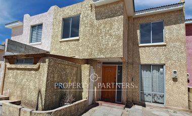 Venta casa 2 pisos, condominio El Abra