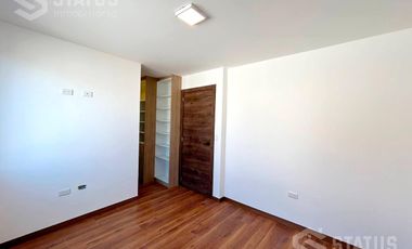 Venta de casa esquinera, Sector Conocoto, junto al parque La Moya