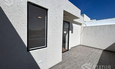 Venta de casa esquinera, Sector Conocoto, junto al parque La Moya