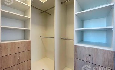 Venta de casa esquinera, Sector Conocoto, junto al parque La Moya