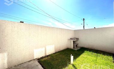 Venta de casa esquinera, Sector Conocoto, junto al parque La Moya