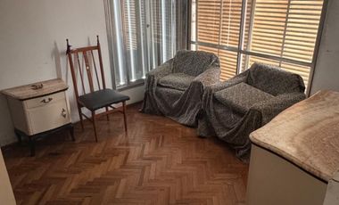 CASA DE 4 DORMITORIOS GRANADERO BAIGORRIA