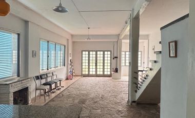 CASA DE 4 DORMITORIOS GRANADERO BAIGORRIA