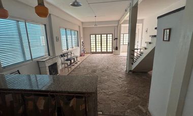 CASA DE 4 DORMITORIOS GRANADERO BAIGORRIA