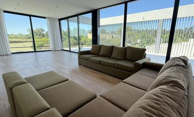 Casa en Venta, 6 Ambientes, en Haras Santa Maria, Escobar, GBA Norte