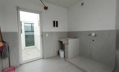 RENTA CASA EN COTO ZONA BOSQUES SANTA ANITA