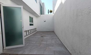 RENTA CASA EN COTO ZONA BOSQUES SANTA ANITA