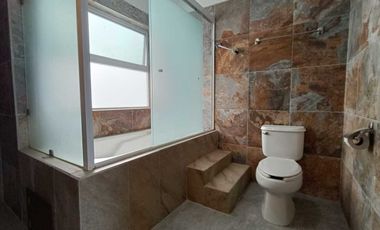 RENTA CASA EN COTO ZONA BOSQUES SANTA ANITA