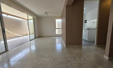 Espacioso Departamento Con Terraza En Primer Piso a 5 Minutos de San Miguel