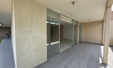 Espacioso Departamento Con Terraza En Primer Piso a 5 Minutos de San Miguel