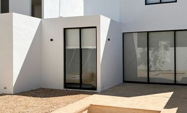 Casas en venta en privada en Conkal Merida dos plantas con alberca