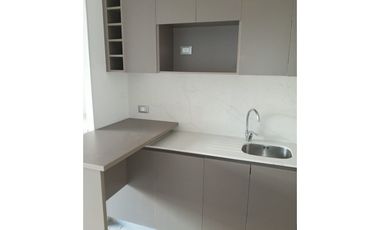 Impecable Estudio Metro Sta Isabel a pasos de Barrio Italia y Providencia.