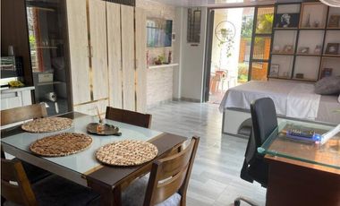 Apartaestudio Remodelado y Amoblado Con Terraza Privada