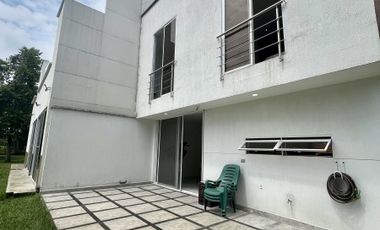 VENTA CASA CAMPESTRE MODERNA EN CONDOMINIO, SENDEROS DE LAS MERCEDES, JAMUNDI