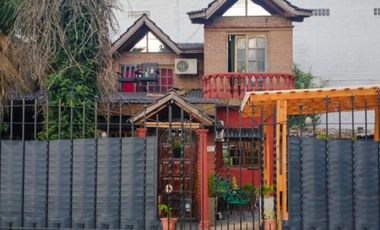 Casa en venta - 3 Dormitorios 2 Baños - Merlo