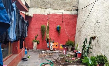 Casa en venta - 3 Dormitorios 2 Baños - Merlo