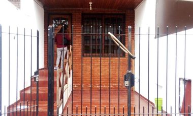 Triplex en venta - 3 Dormitorios 2 Baños - Martín Coronado