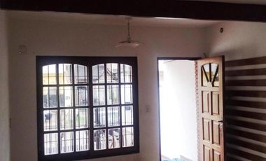 Triplex en venta - 3 Dormitorios 2 Baños - Martín Coronado